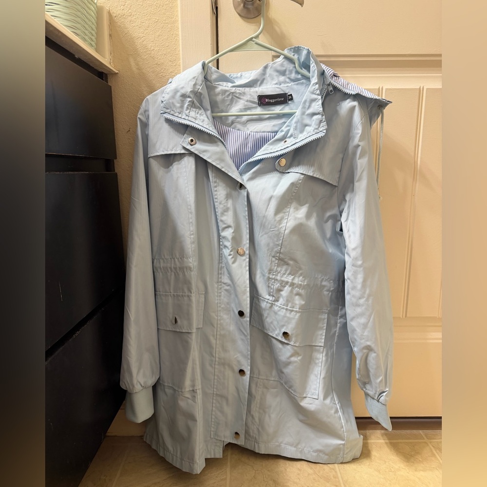 Women’s Lightweight rain jacket